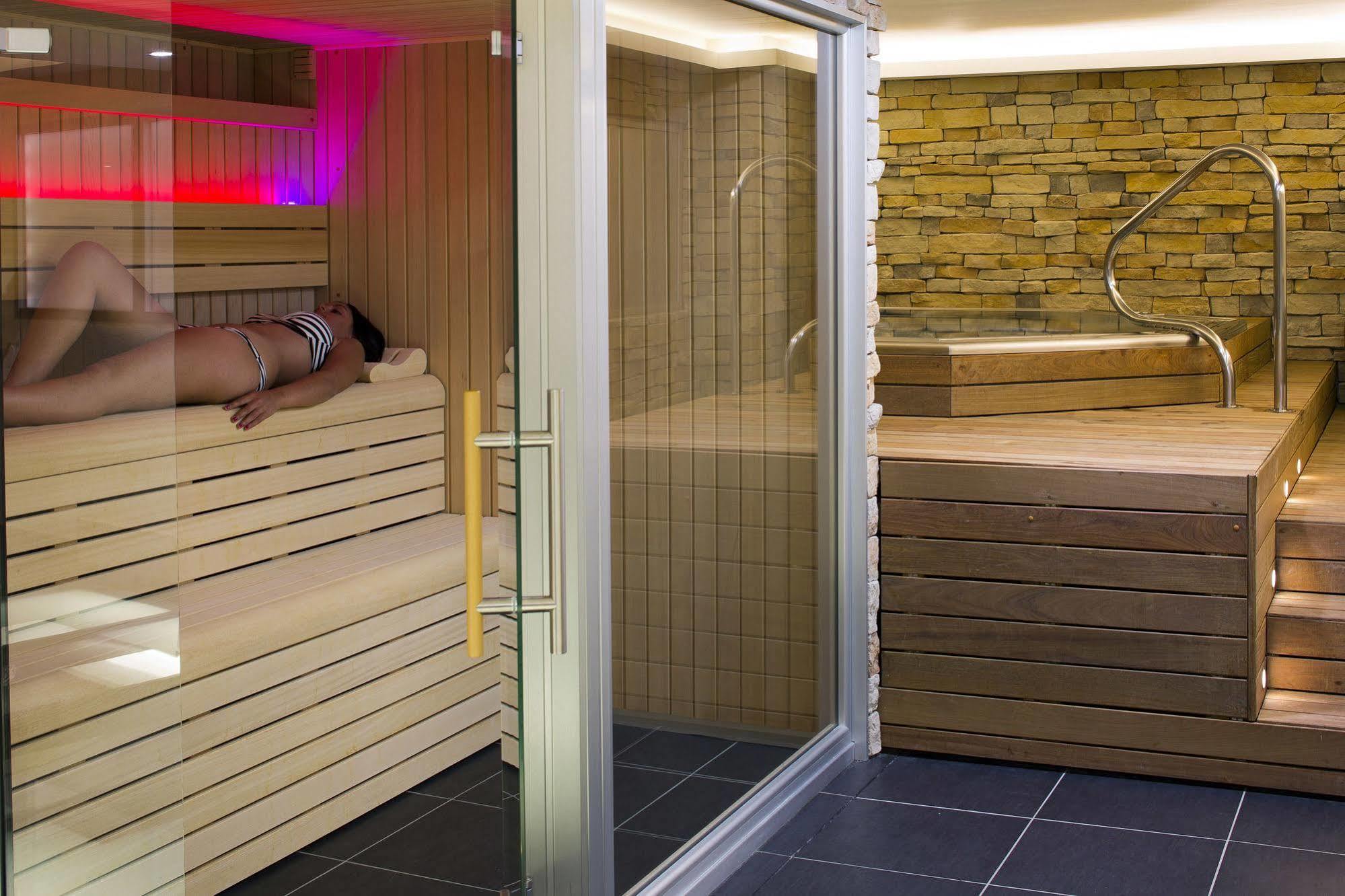 Hotel Du Commerce Spa サン・ゴーダンス エクステリア 写真